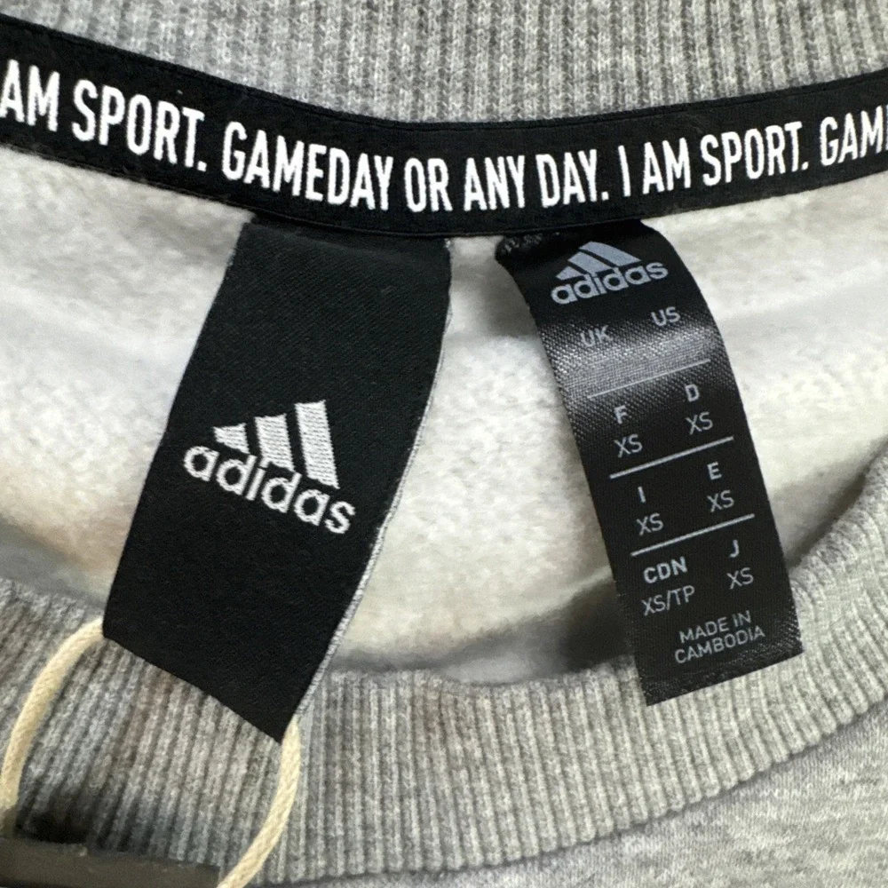 NEW Adidas Originals Men's Badge of Sport Crew Fleece Sweatshirt Heather Gray XS